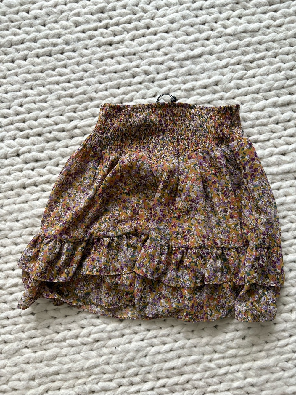 MINKPINK 
Bouznika shirred mini skirt
Floral Ruffle
Small. NWT - Picture 2 of 2